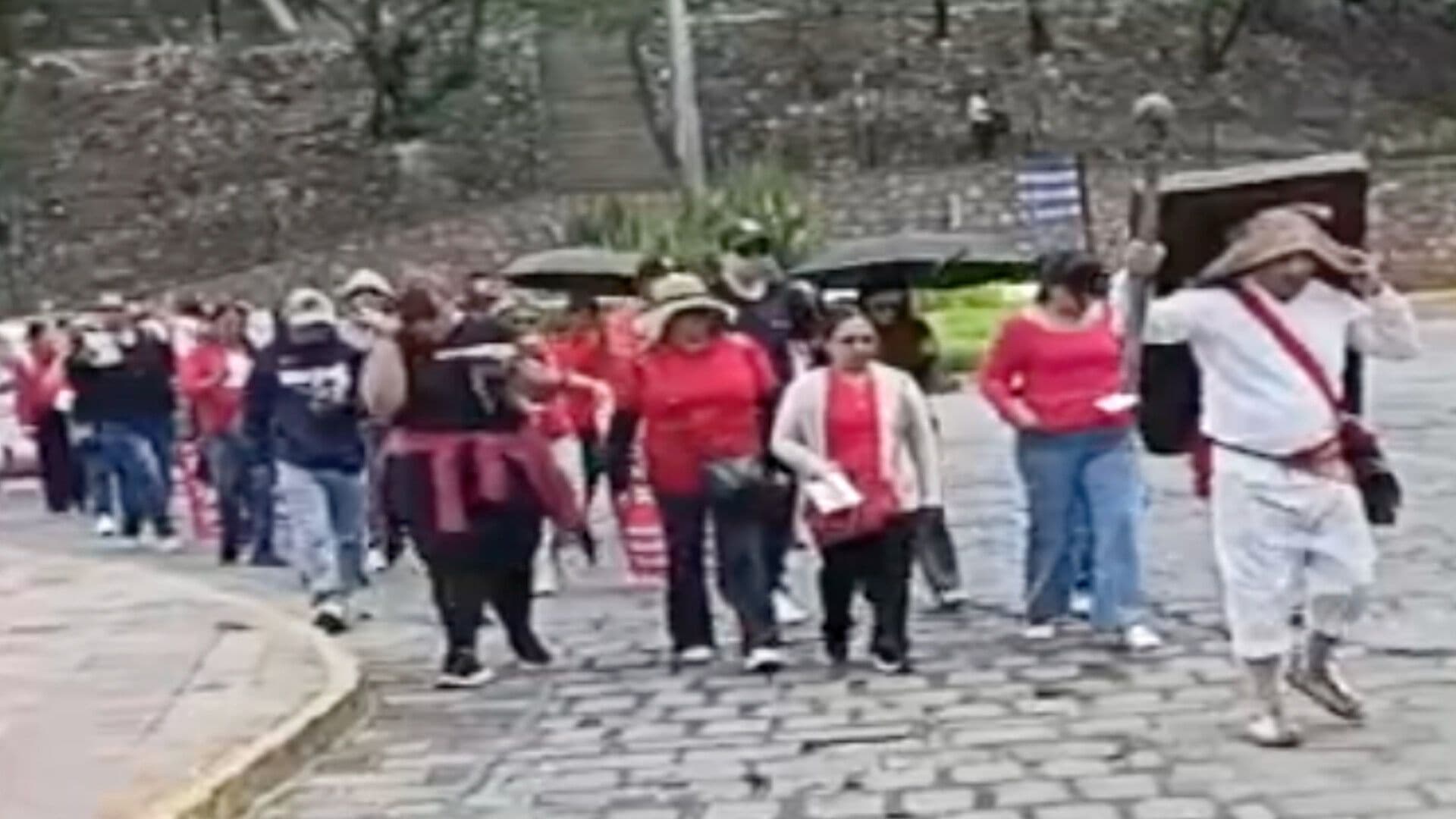 Maestros de la CNTE Protestan Contra la Ley del ISSSTE en Guanajuato