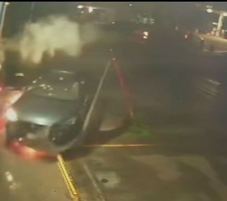 Ataque Armado en Morelos Deja Dos Muertos y Tres Heridos; Camioneta se Incendia Tras Choque