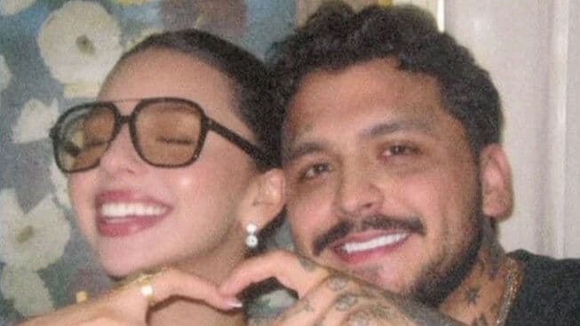 Ángela Aguilar Comparte Románticas Fotos con Christian Nodal; Así Presumió su Relación