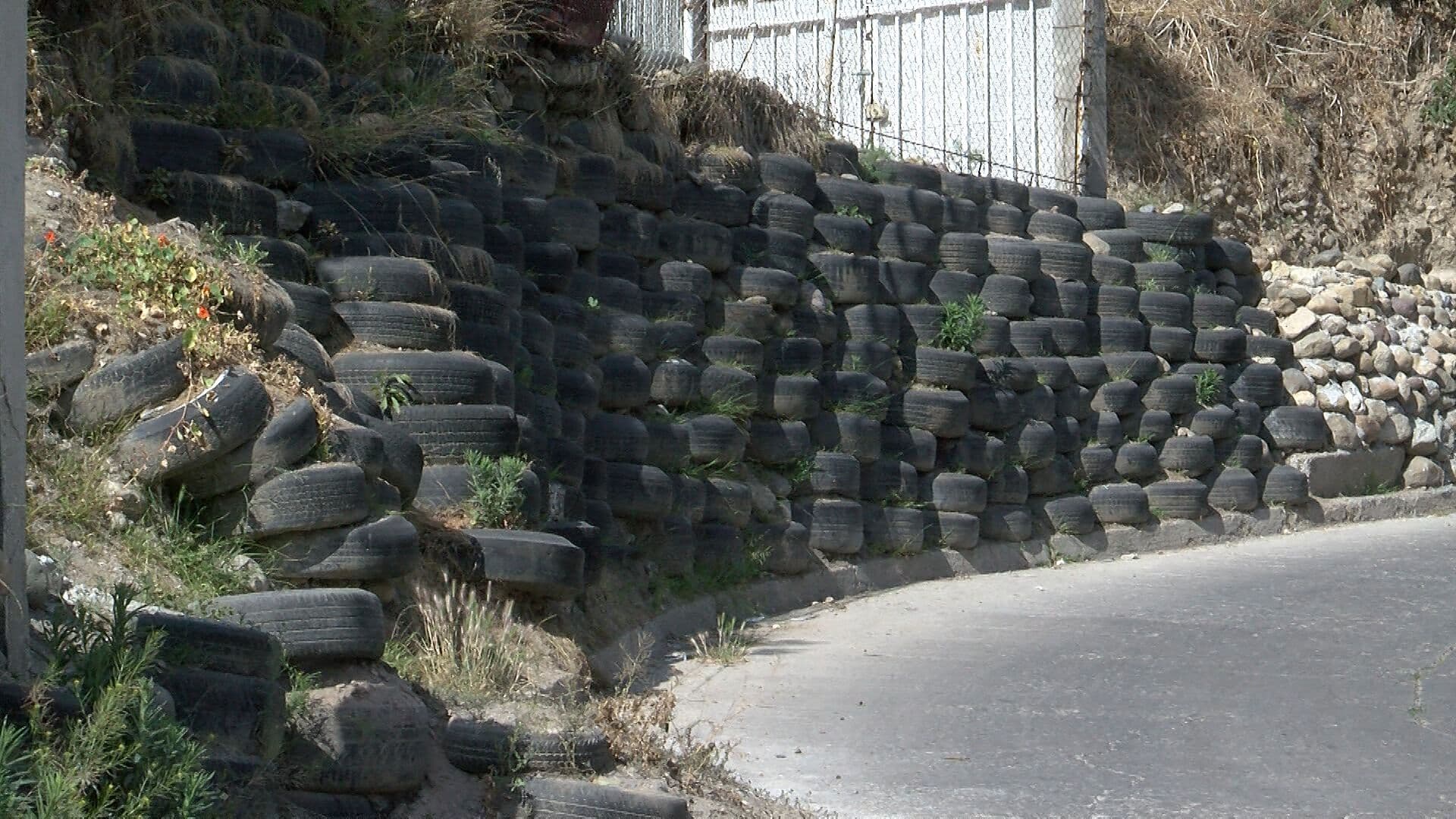 Uso de Llantas en Construcciones de Tijuana Genera Alerta por Riesgo de Colapso