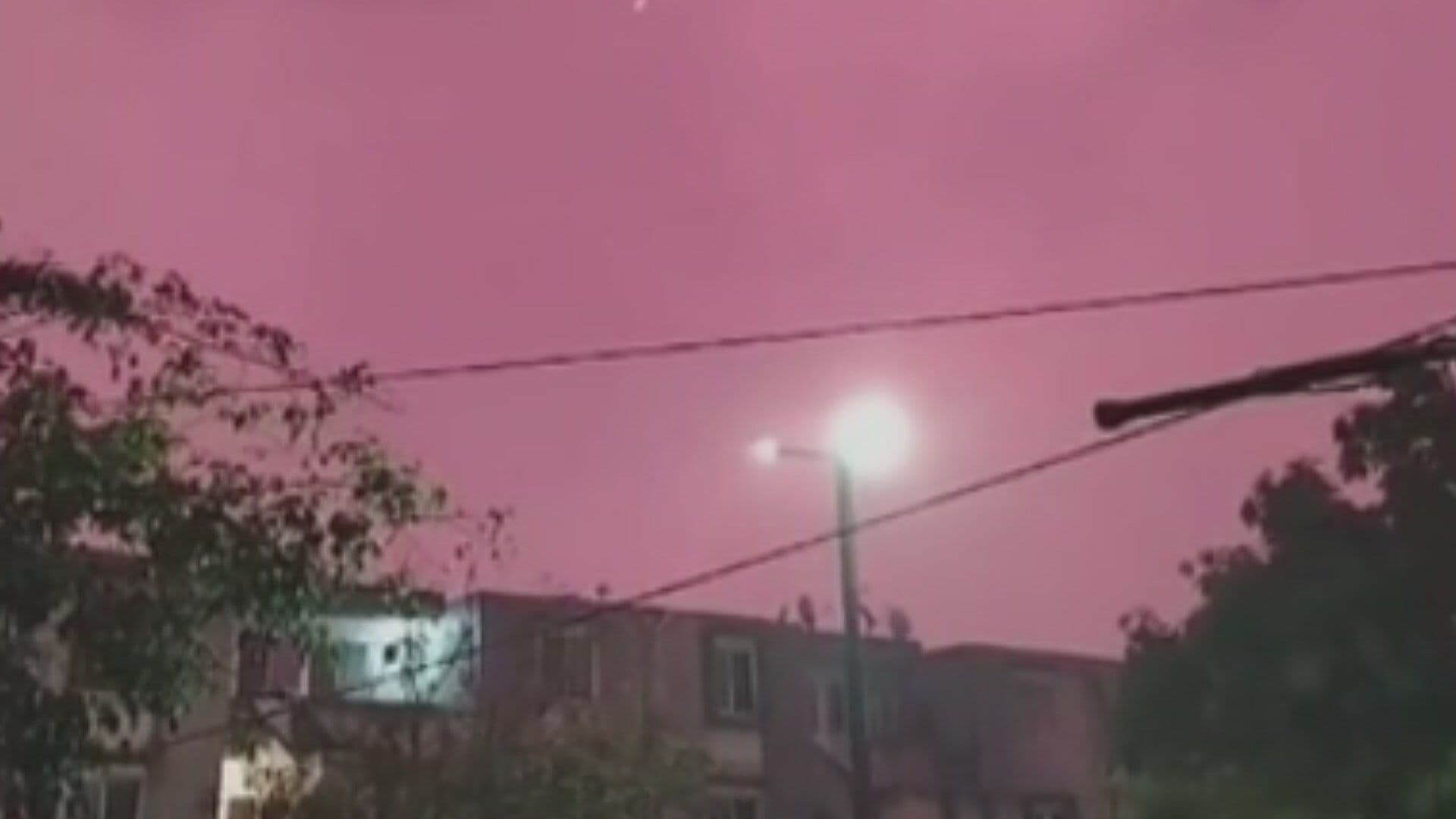 VIDEO: Cielo con Tonalidad Roja Sorprende a Habitantes de Veracruz