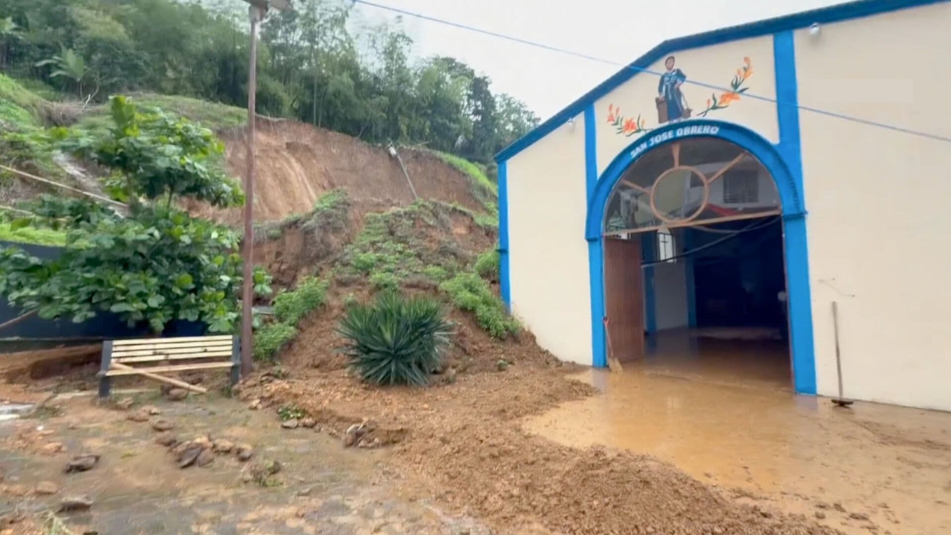 Lluvias Deslaves y Afectaciones en Sierra Negra de Puebla Eloxochitlán Tepequexpa