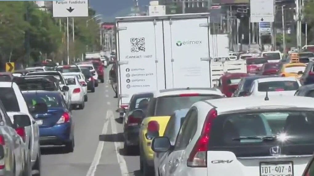 Reabren Circulación Tras Bloqueo de Maestros en el Centro de Monterrey