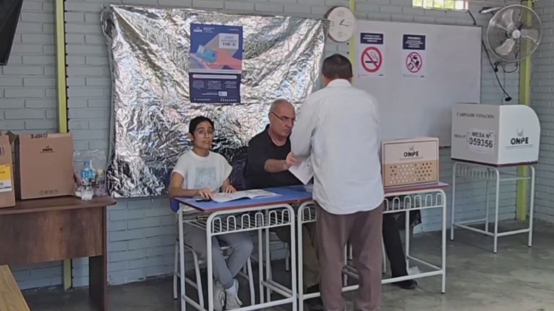 Continúa Conteo de Votos de Elección Presidencial en Perú