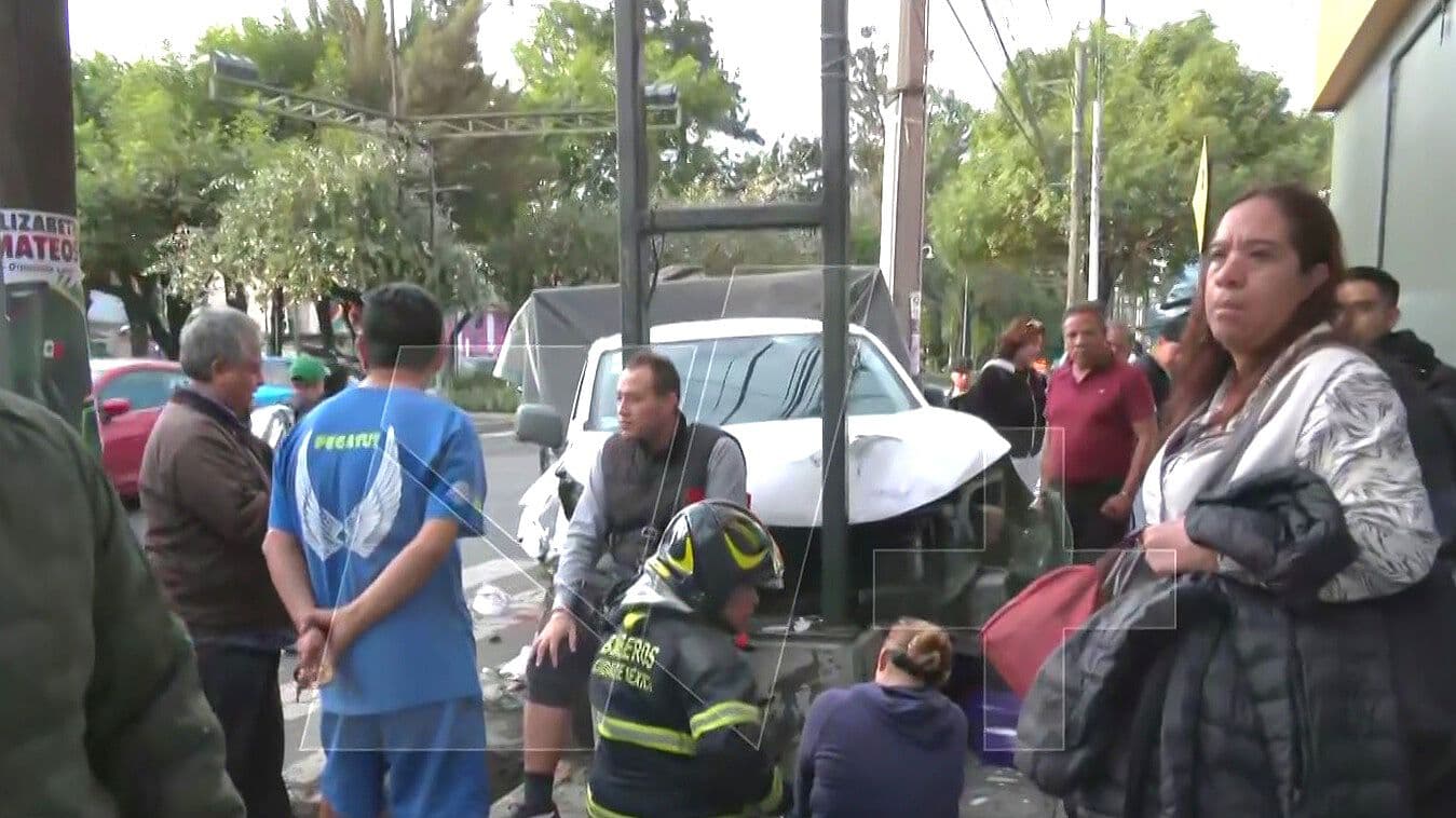Aparatoso Choque Sobre Calzada de La Viga, Alcaldía Iztacalco, Deja 4 Lesionados
