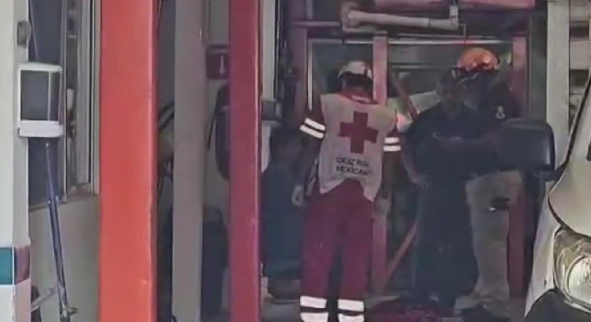 Paramédicos de la Cruz Roja atendieron al trabajador