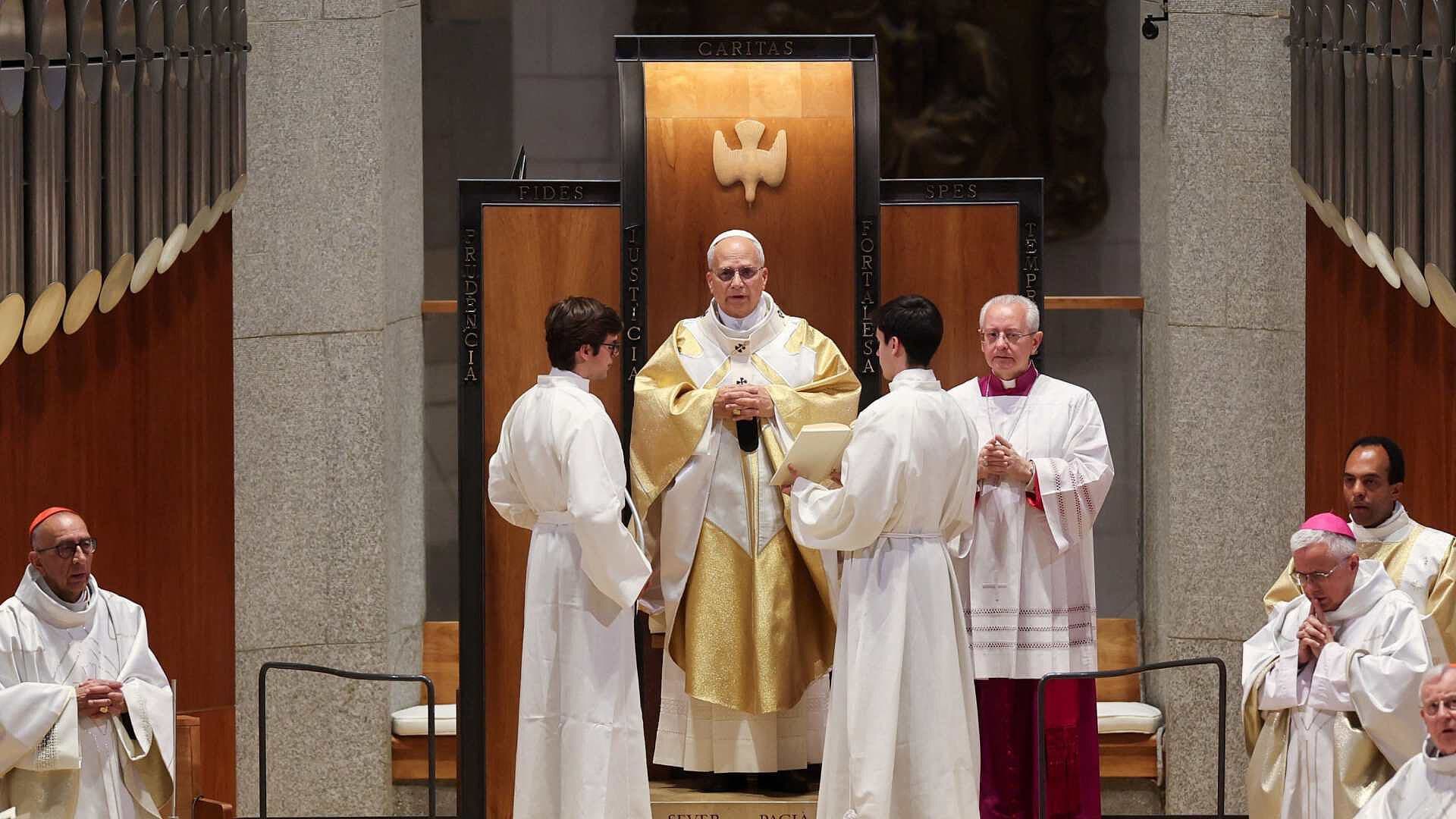 Papa León XIV Encabeza Misa en la Basílica de la Sagrada Familia