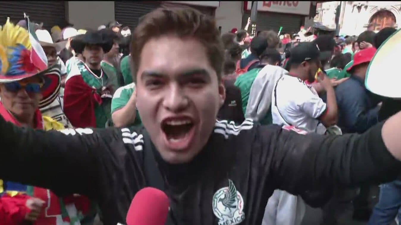 "Es Único, Cómo No Disfrutarlo": Aficionados Llegaron desde la Madrugada al Zócalo de la CDMX