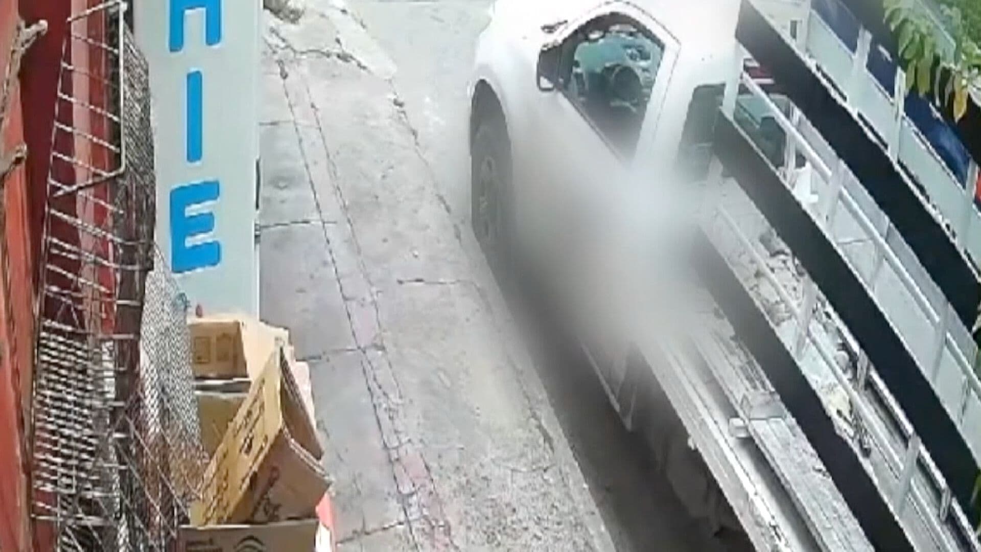 Capta a Sujeto Presuntamente Robando Bandejas de Pan en Ciudad Madero