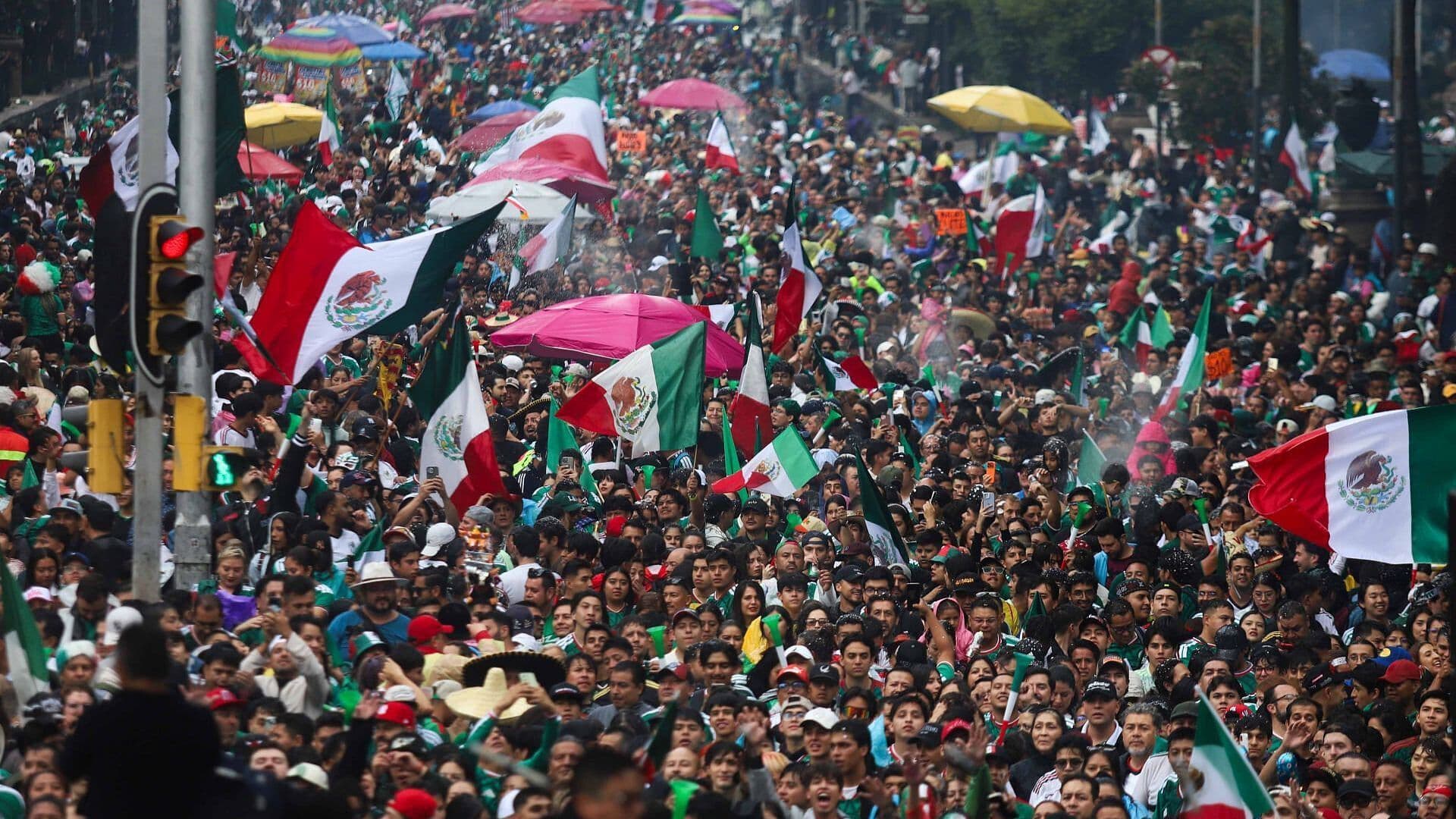 Miles de Aficionados Celebran en el Ángel y en los Fan Fest Victoria de la Selección Mexicana