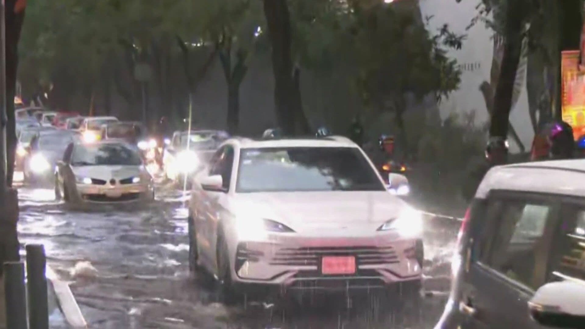Lluvia Hoy CDMX: Intensa Inundación sobre Periférico Sur Dirección al Sur