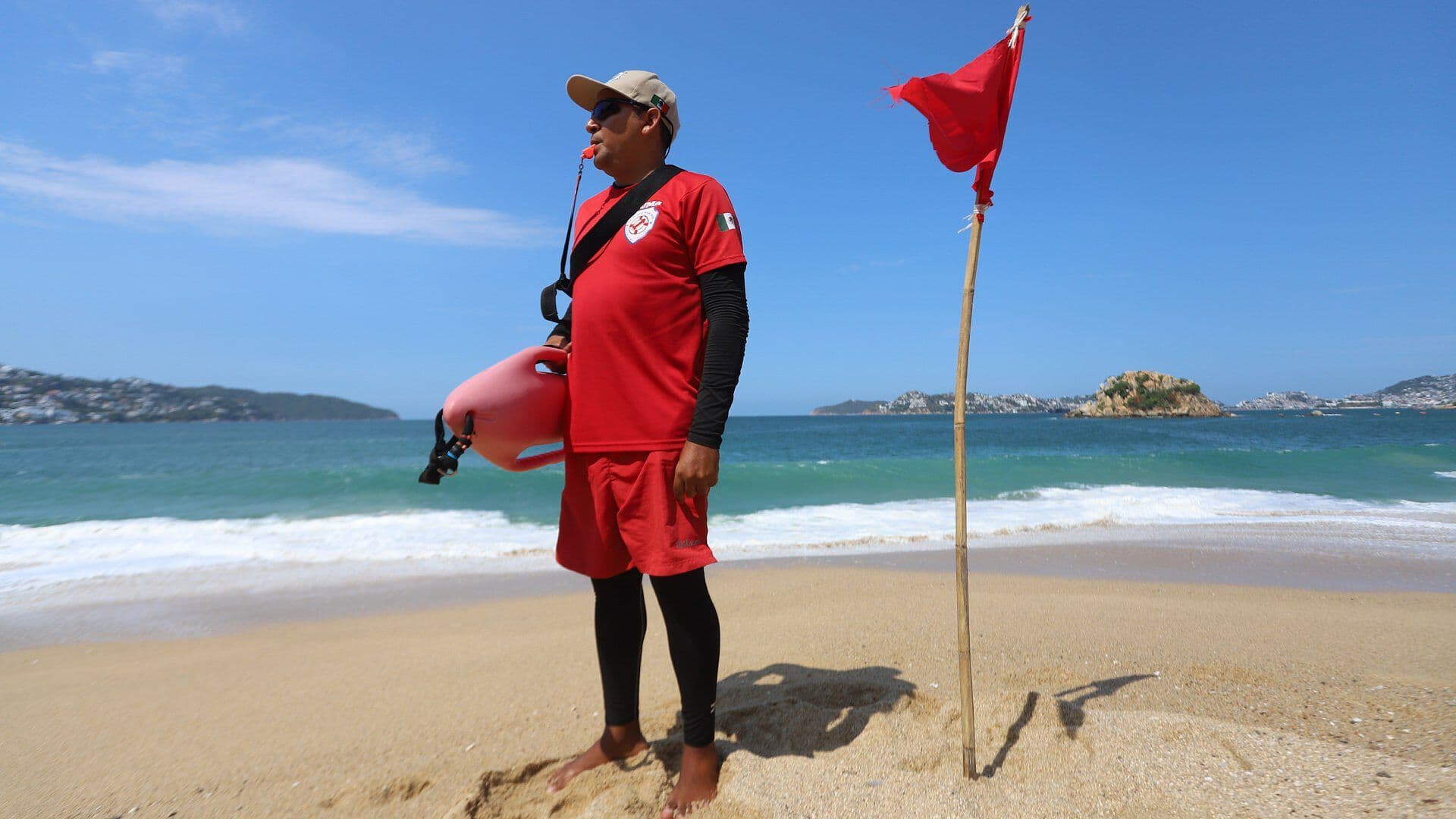 Salvavidas, Arriesgan su Vida por los Turistas