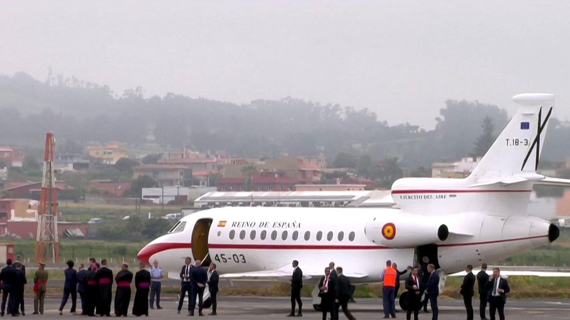 Hecho Inédito: Papa León XIV Regresa a Roma en Avión Distinto por Falla Técnica