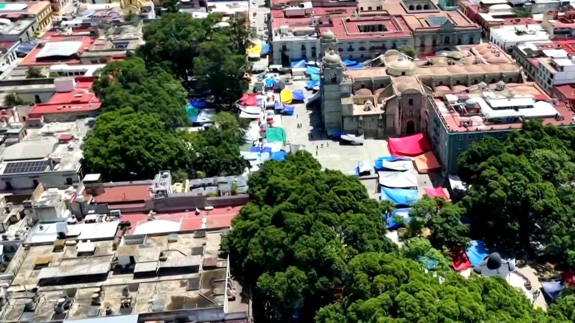 CNTE Realizó Marcha en Oaxaca por Aniversario del Fallido Desalojo de 2006