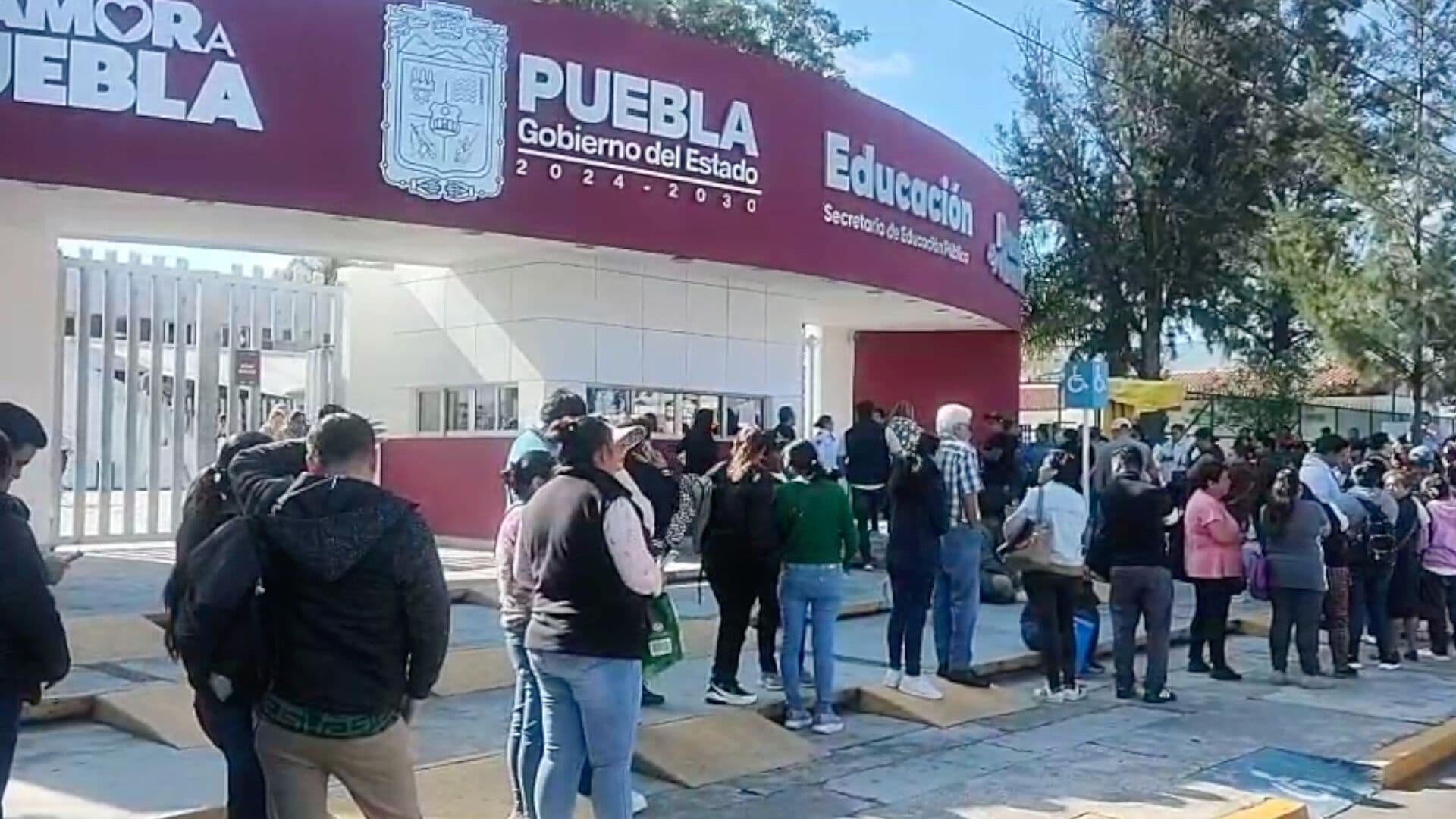 SEP Padres de Familia Fila Cambio Sede Bachilleratos Puebla
