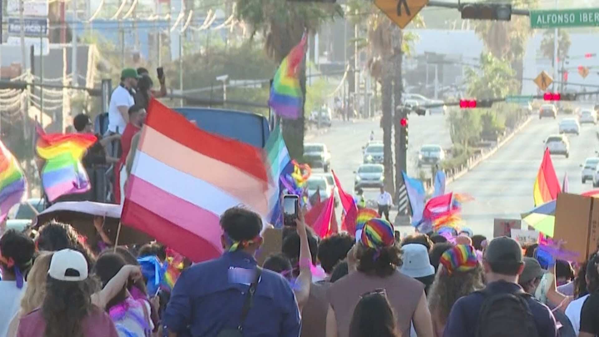 Realizan Marcha del Orgullo LGBT 2026 en Hermosillo, Sonora