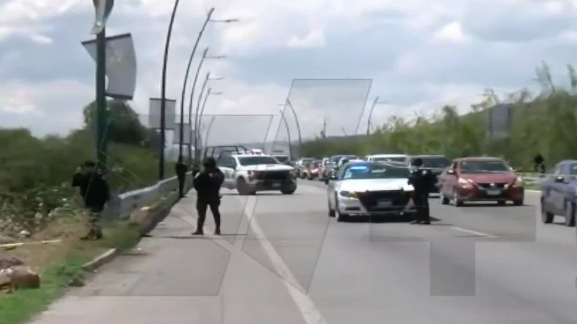 Encuentran Dos Cuerpos en el Eje Metropolitano en León Guanajuato