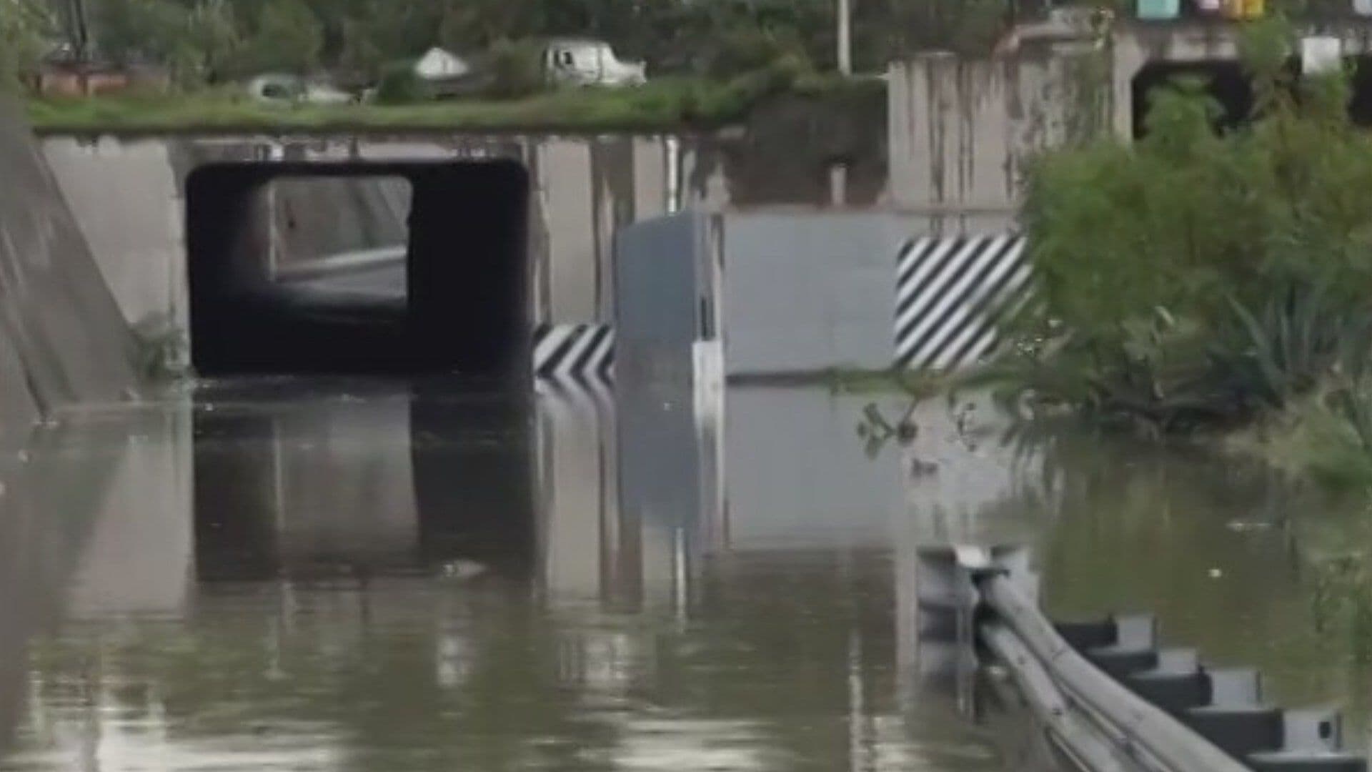 Se Inunda Circuito Exterior Mexiquense por Lluvias ¿Cierran Ambos Sentidos?