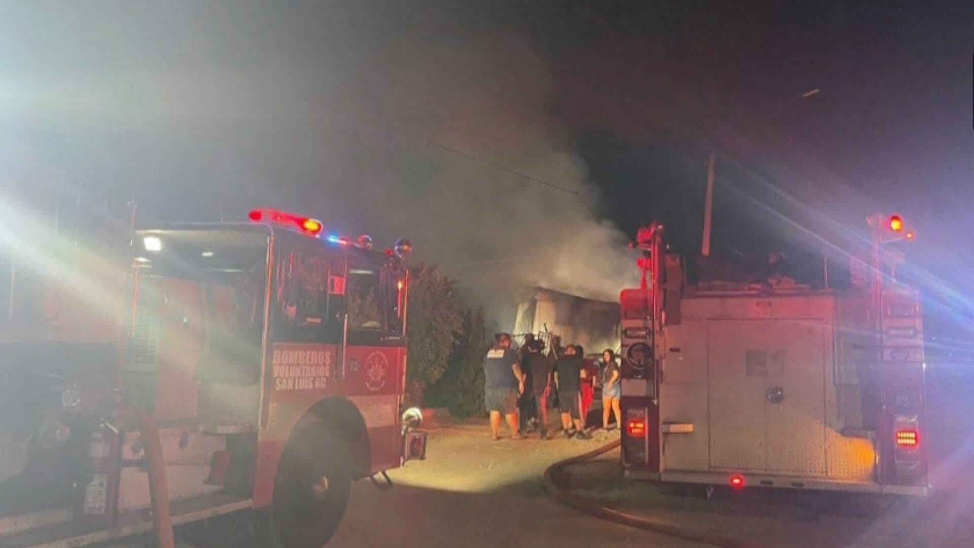 Incendio de Traila Provocó Daños en Varios Vehículos en San Luis Río Colorado