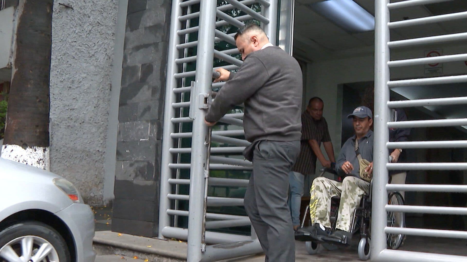 Antonio Recibe Una Nueva Silla de Ruedas Tras Ser Víctima de la Delincuencia en Guadalajara