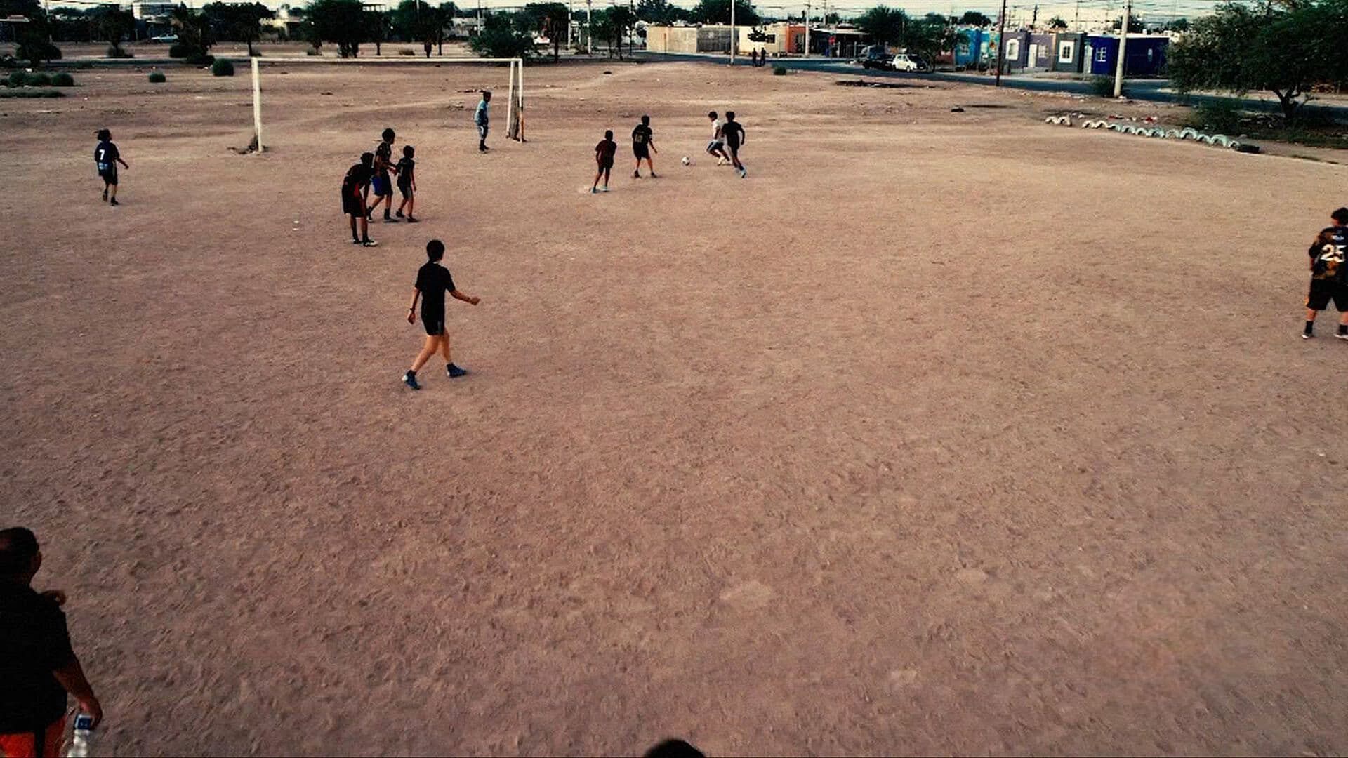 Proyecto de Futbol en Mexicali Sirve como Plataforma para Alejar a Jóvenes de las Calles