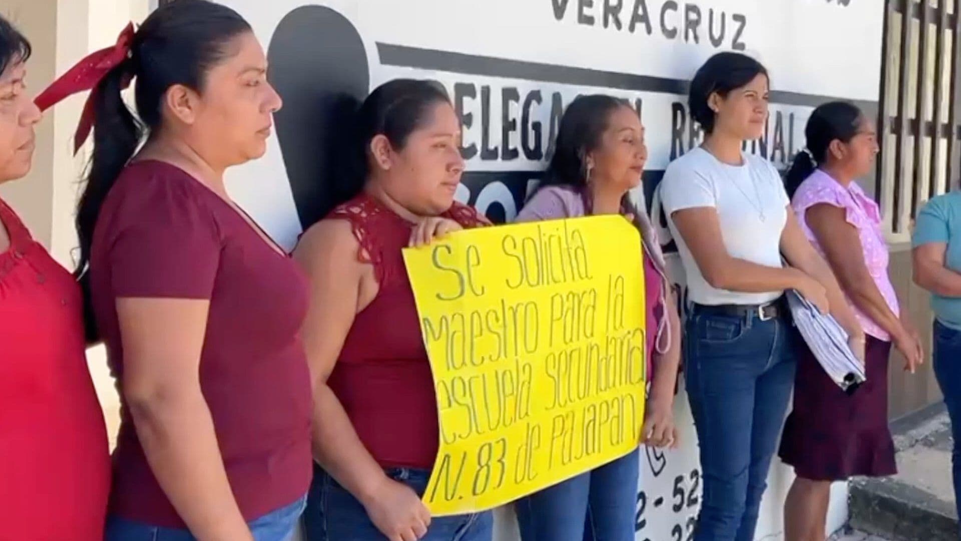 Presentan Queja Ante CEDH por Falta de Maestros en Secundaria de Pajapan