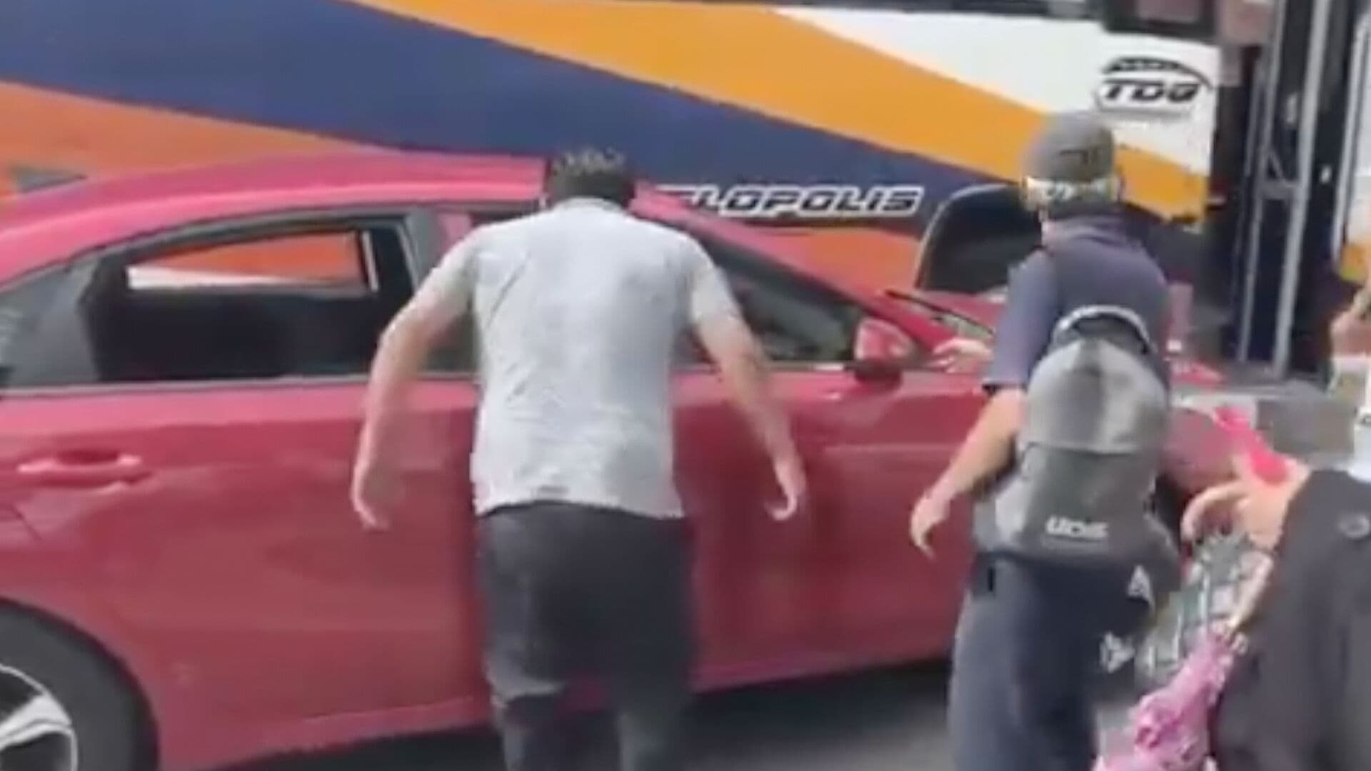 Conflicto Vial Conductor Transporte Público Agresión Automovilista Colonia La Margarita Puebla