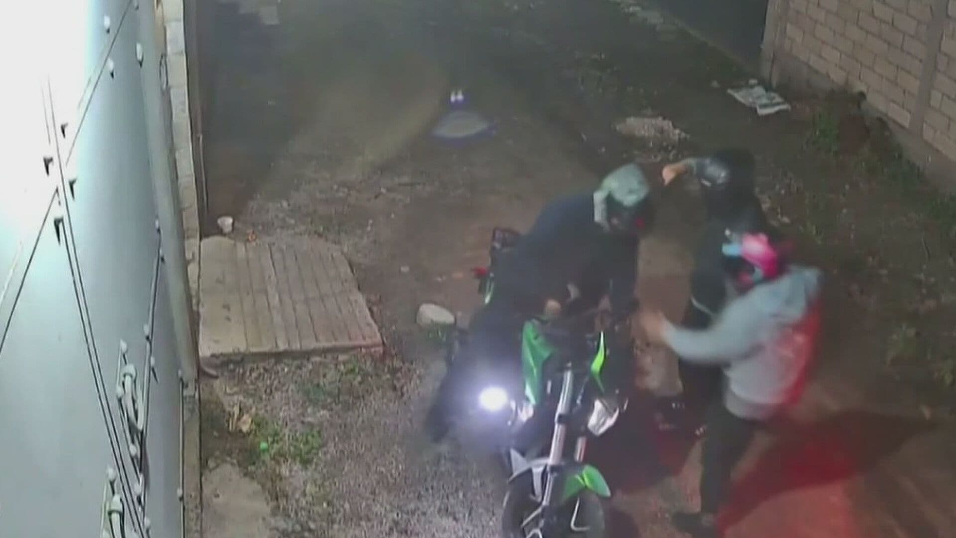 VIDEO: Asalto a Mano Armada Contra Motociclista en Tepoztlán, Morelos
