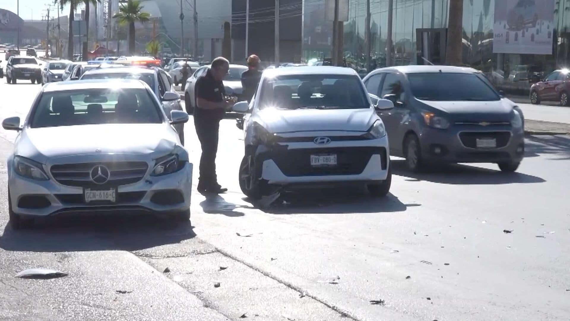 Choque en Bulevar Independencia Deja Personas Lesionadas en Torreón