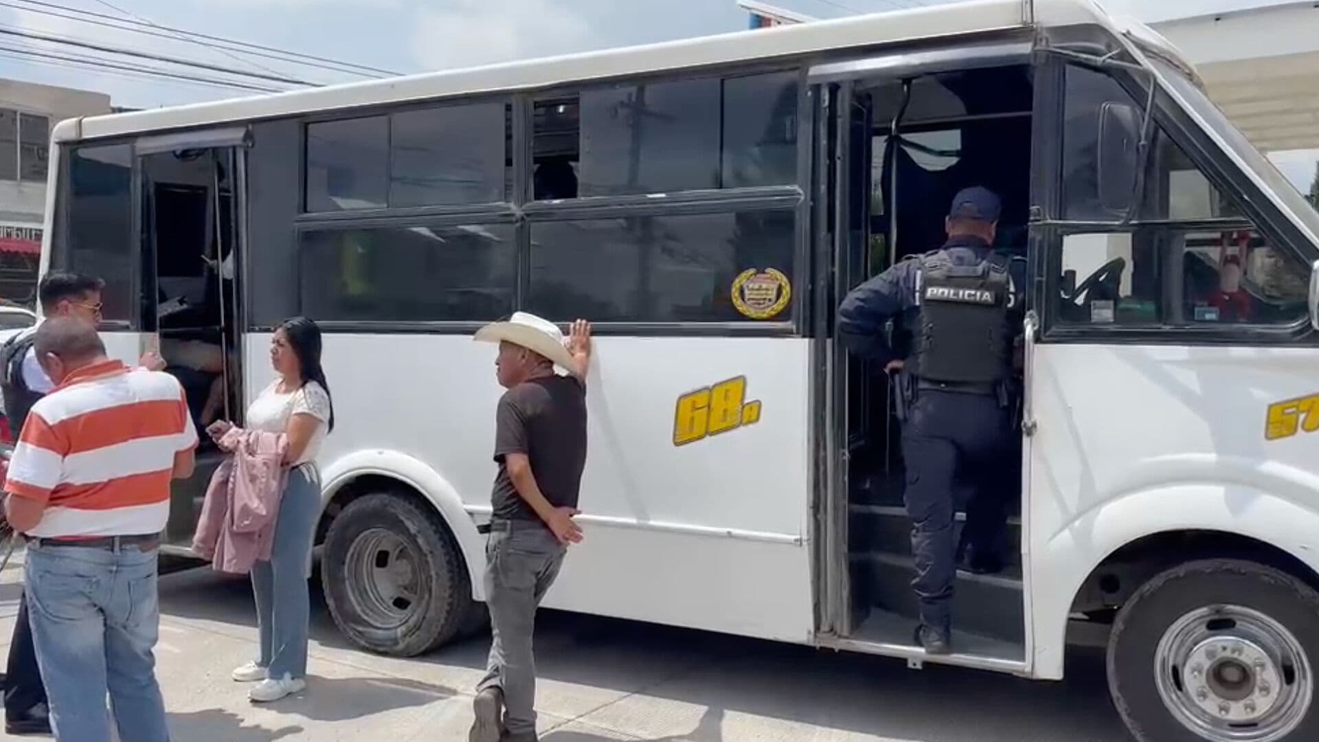 Pasajeros Heridos Accidente Ruta 68A Unidad 57 Vuela Tope Bulevar Xonacatepec Puebla