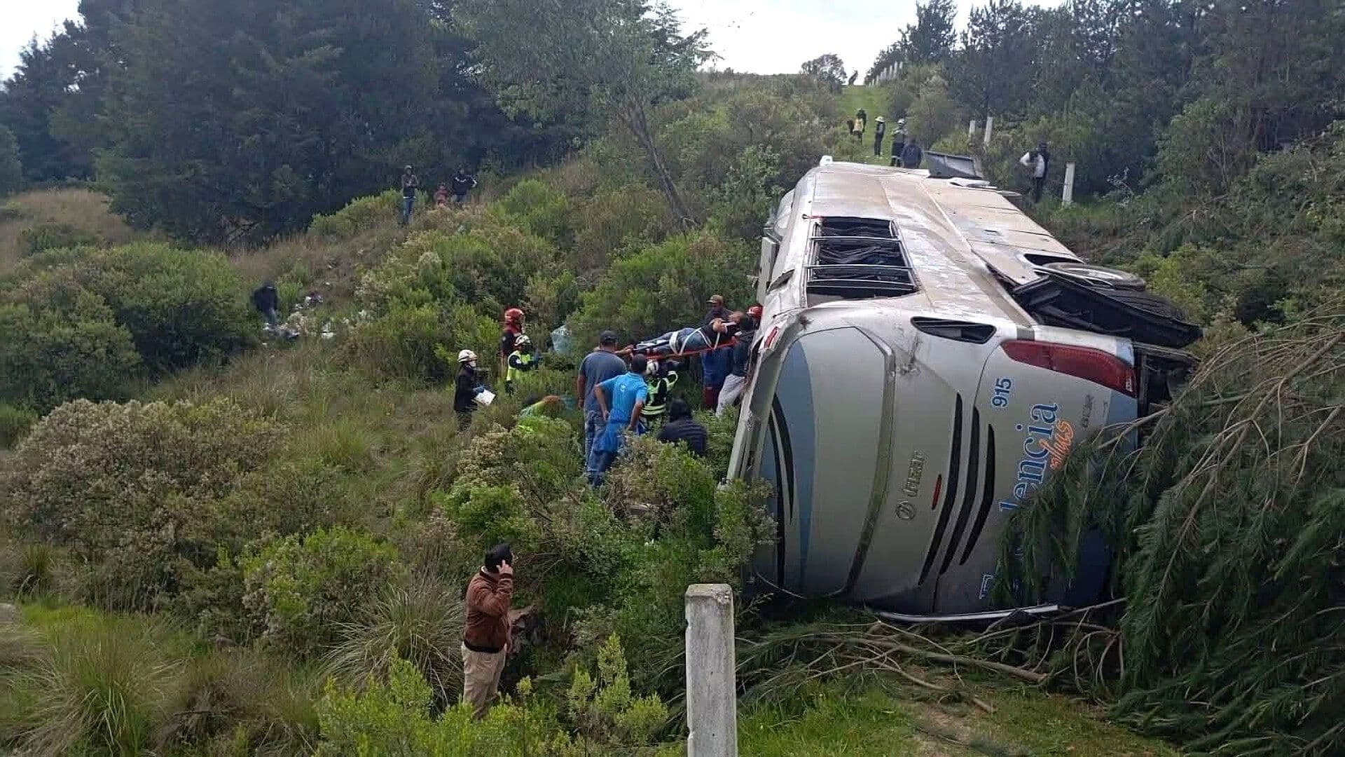 Accidente en Edomex Hoy: Cuatro Muertos tras Volcadura de Autobús en Almoloya de Juárez