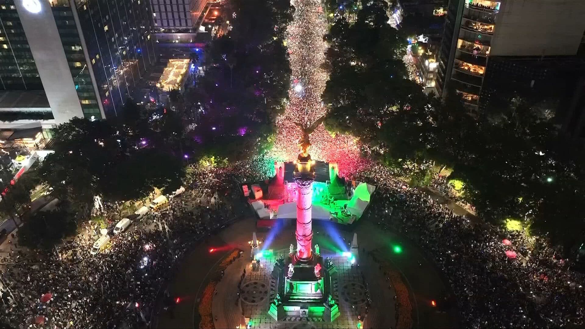 Desde el Aire: Avalancha Verde Llena el Ángel de la Independencia tras Triunfo México vs Corea