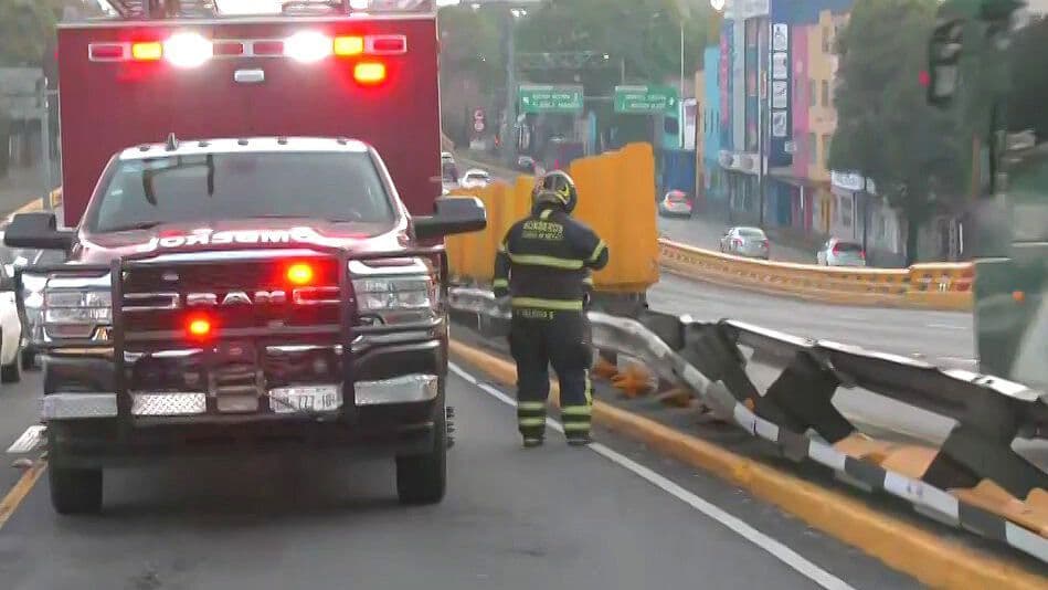 ¿Qué Pasó en Circuito Interior Hoy? Caída de Paleta Antideslumbrante Afecta Vialidad
