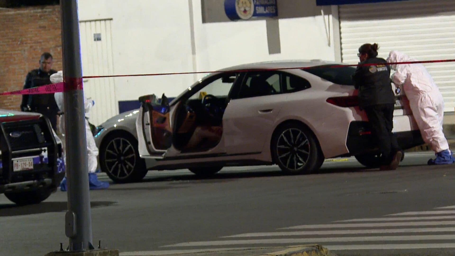 Hombre Muerto Asesinado a Balazos en Auto BMW Calzada Zavaleta Santa Cruz Buenavista Puebla