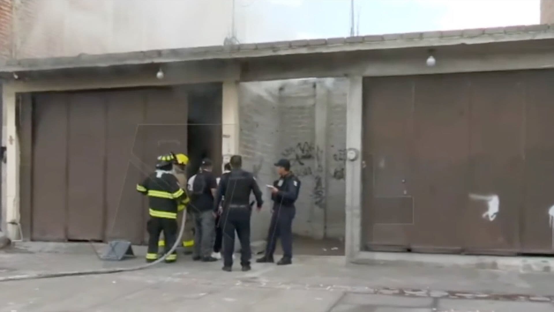 Incendio en Comercio en la 10 de Mayo Deja Daños Materiales en León, Guanajuato