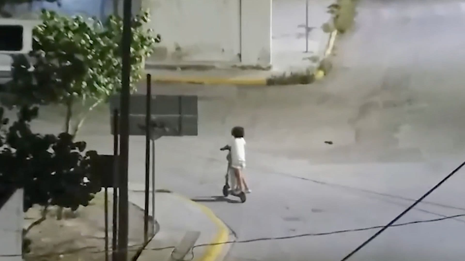 Resguardan a Menores que Paseaban Solos en Colonia Compresora de Torreón