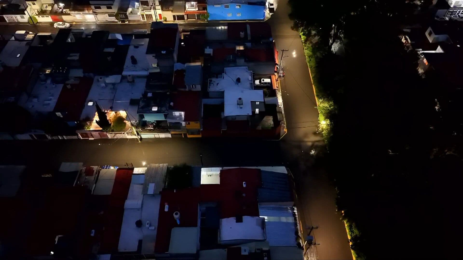 Calles de Coacalco Bajo el Agua por Fuertes Lluvias; Vecinos No Pueden Salir de sus Casas