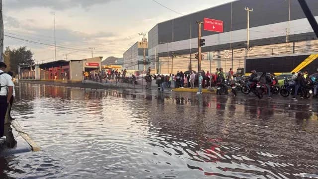 Parada de Mexibús en Tultitlán. Foto: N+