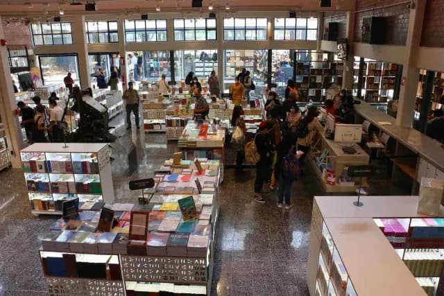 Librería de la UNAM reabierta en 2022