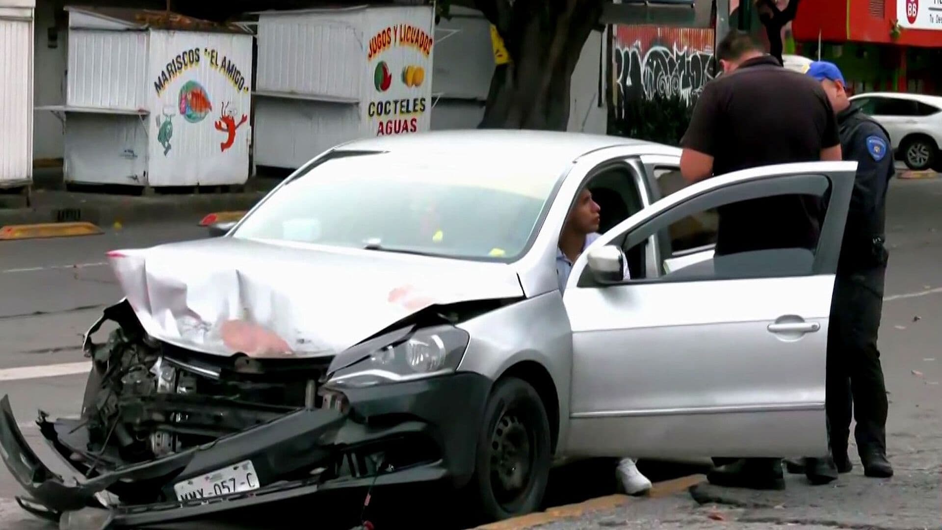Auto Choca Contra Unidad del Metrobús en Bucareli y Morelos, CDMX