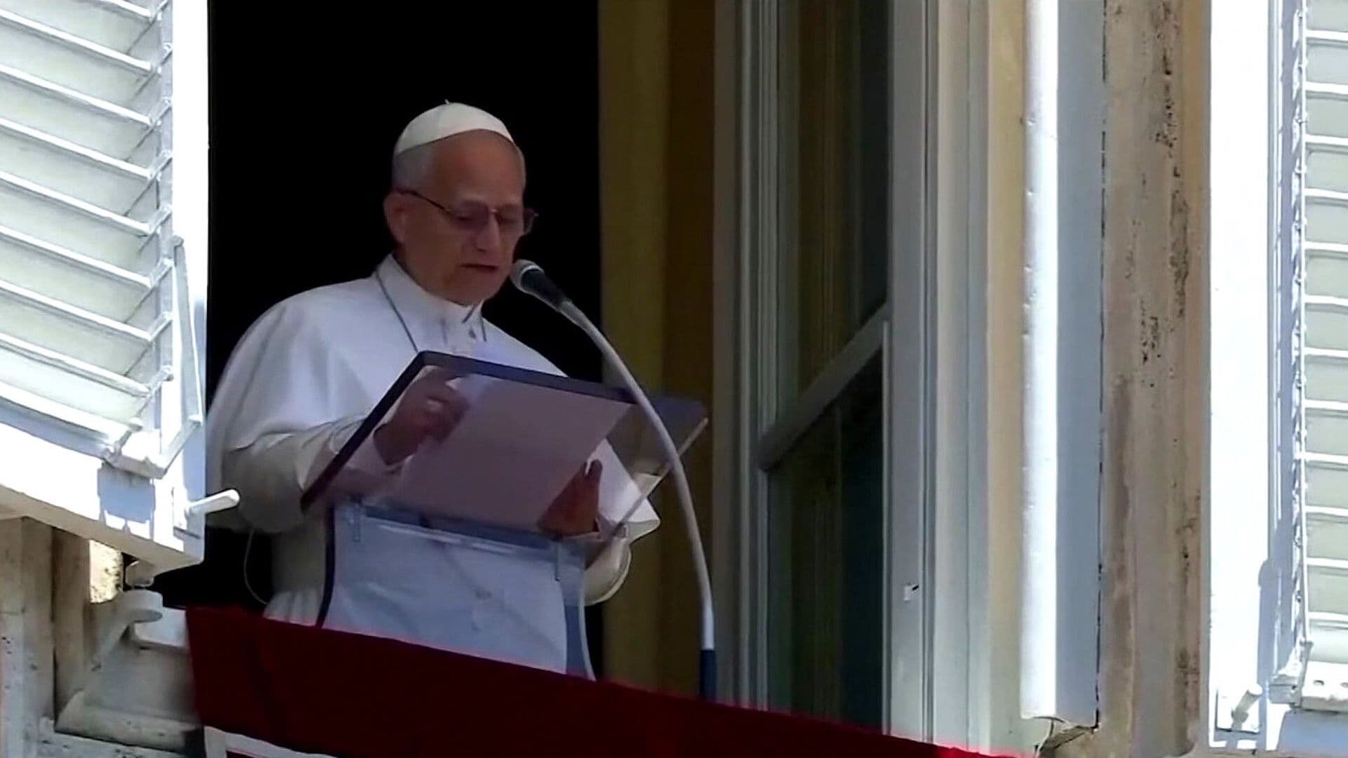 Celebra Papa León XIV Misa en el Vaticano y Pide Acoger a Refugiados en Día Mundial