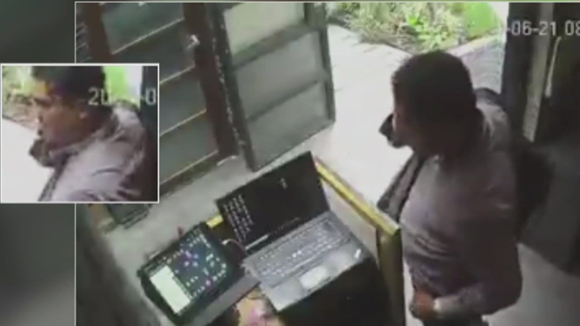VIDEO: Delincuente Roba Computadora y Celular en Restaurante de CDMX