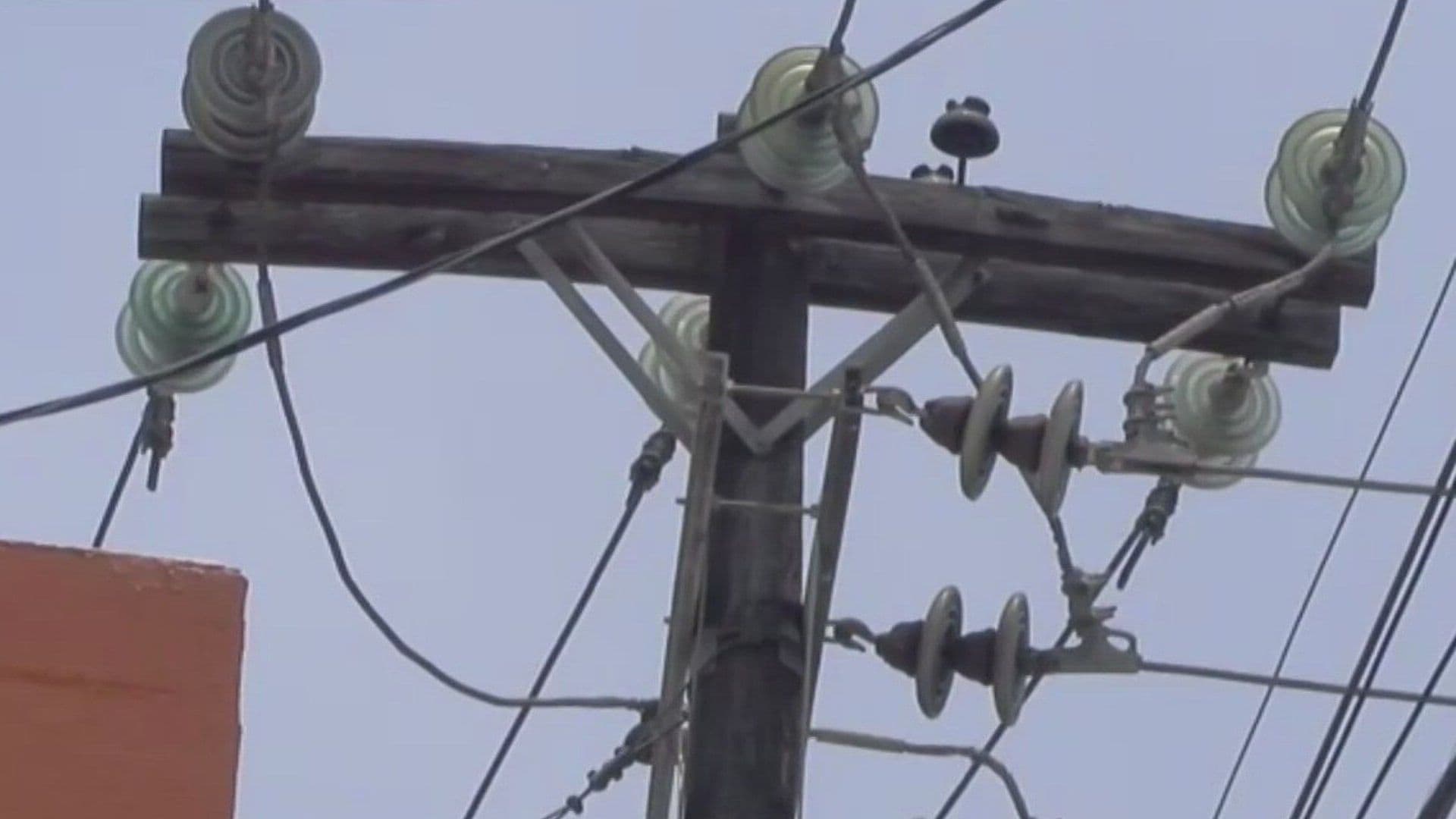 Afirma CFE Avanza Gradualmente en Reconexión de Luz; No Da Fecha de Restablecimiento Total en NL