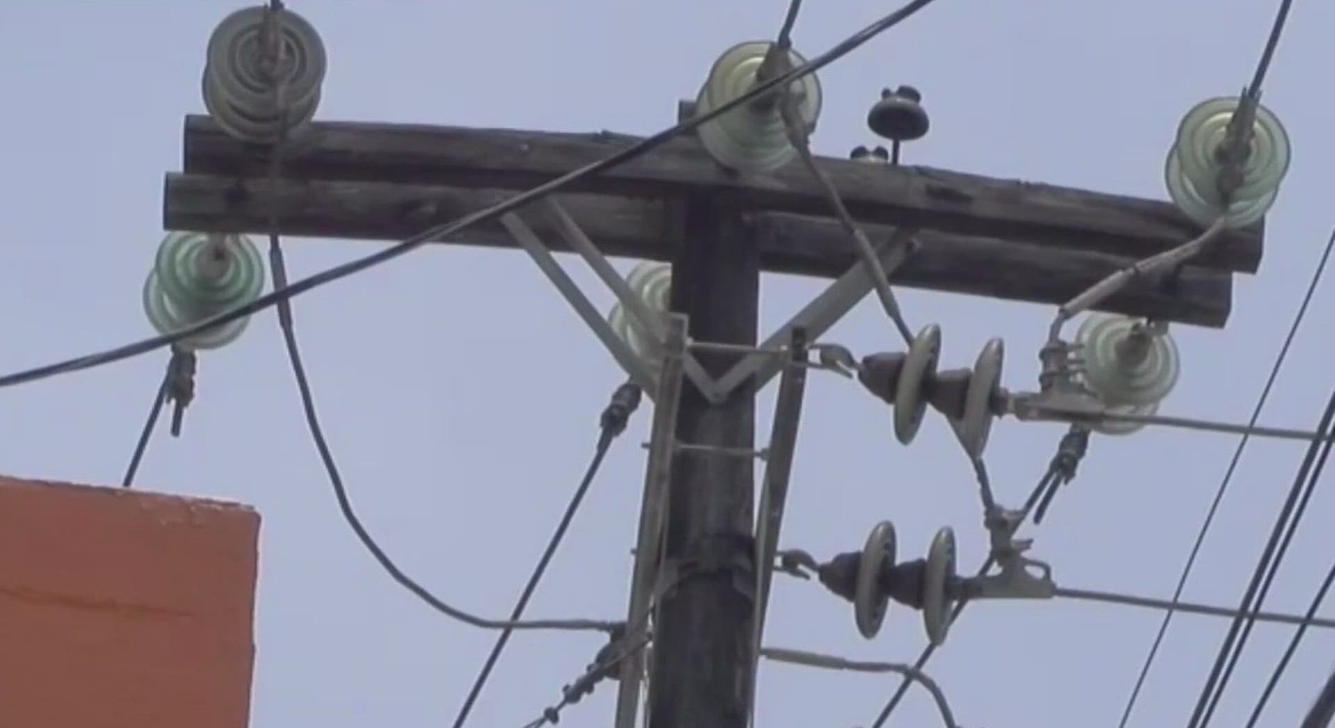 Afirma CFE Avanza Gradualmente en Reconexión de Luz; No Da Fecha de Restablecimiento Total en NL