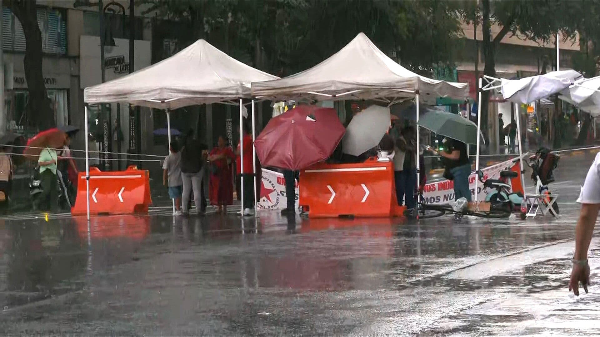 Tarde de Lluvias Azota la CDMX: Reportan Caída de Granizo en el Centro Histórico