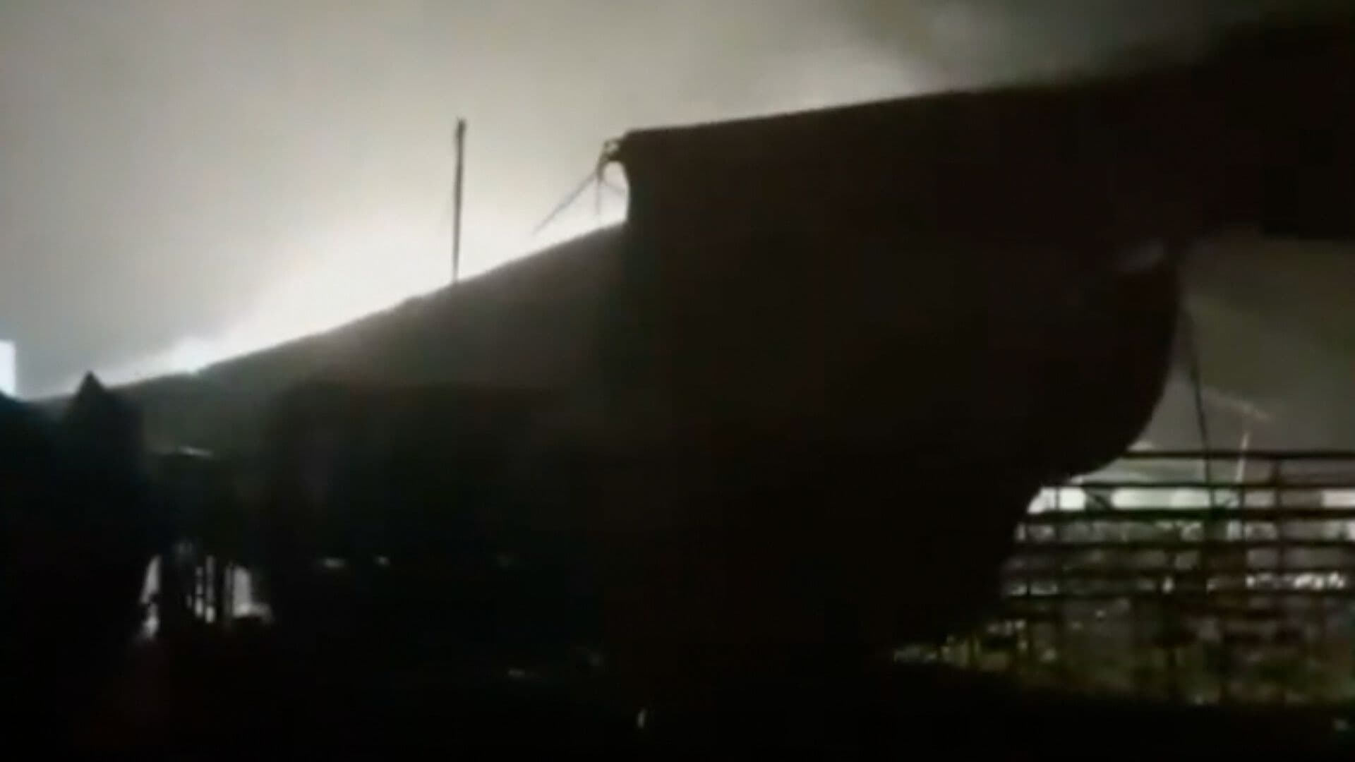Lluvia Lona Rodeo Derribada Jaripeo Santa Ana Xalmimilulco Huejotzingo Puebla