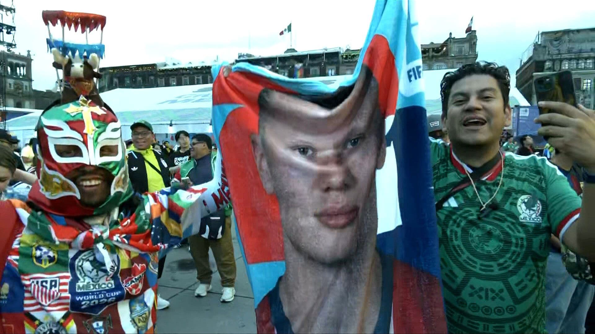Lluvia No Frena el Noruega vs Senegal del Zócalo CDMX: Así El Ambiente