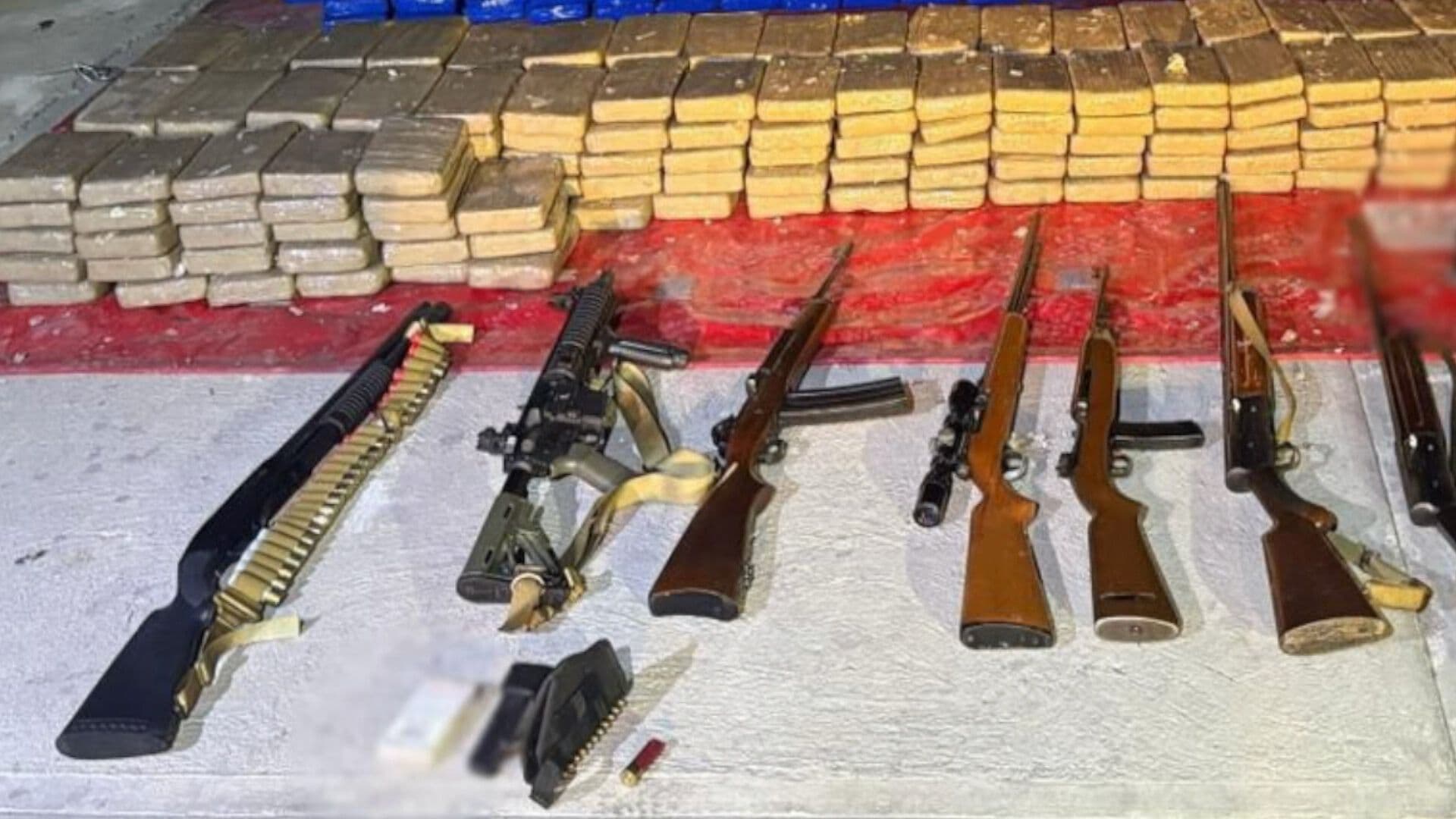 Cateo Ixtacuixtla Tlaxcala 900 Dosis Droga Cocaína Seis Armas Cartuchos y Equipo Táctico
