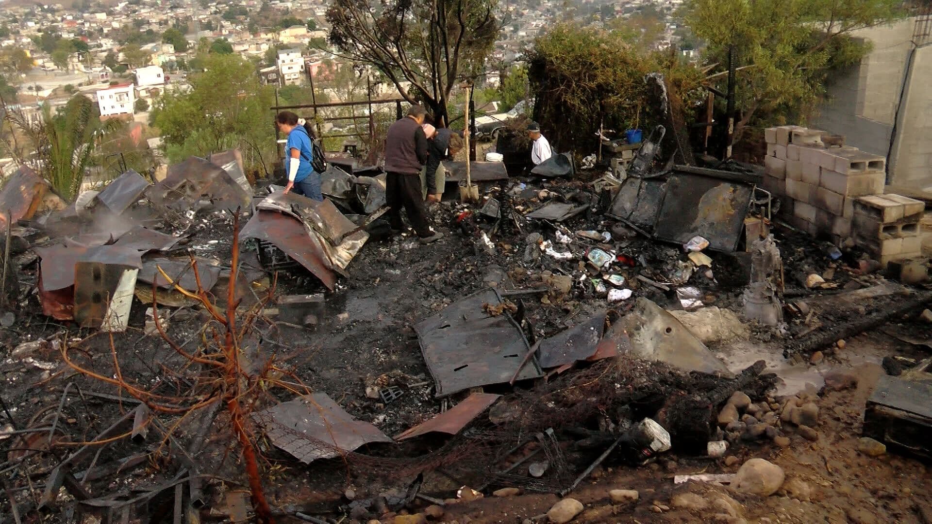 Familia Pierde su Hogar y a Dos Mascotas Tras Incendio en Tijuana; Piden Apoyo