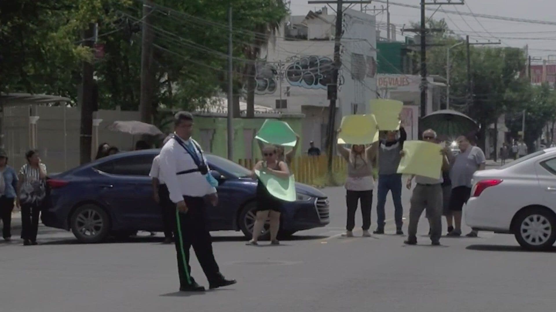 Protestan y Bloquean Av. Santo Domingo; No tienen Luz desde hace 6 Días en San Nicolás